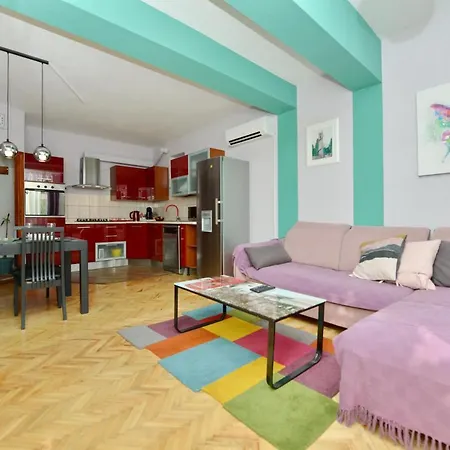 Апартаменти Beautiful 1-bed Kristijan