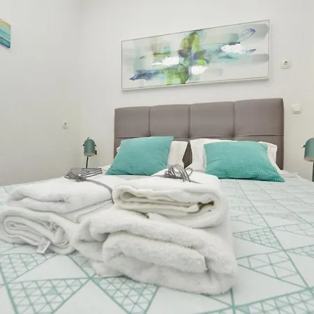 Beautiful 1-bed Kristijan Апартаменти