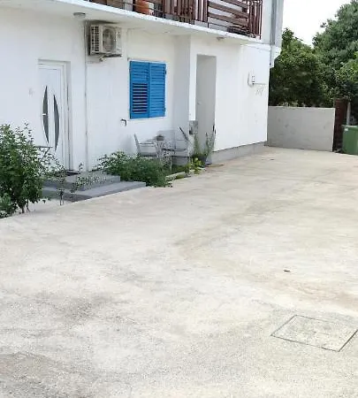 Beautiful 1-bed Kristijan Апартаменти