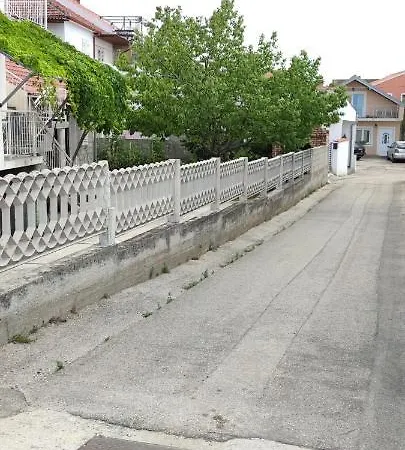 Beautiful 1-bed Kristijan Апартаменти